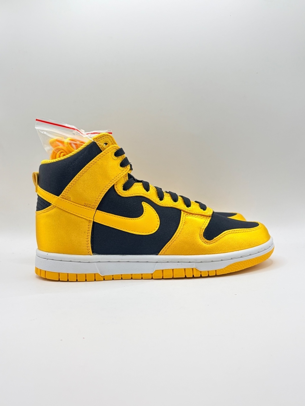 Nike Dunk High Satin Goldenrod Size 6 women’s